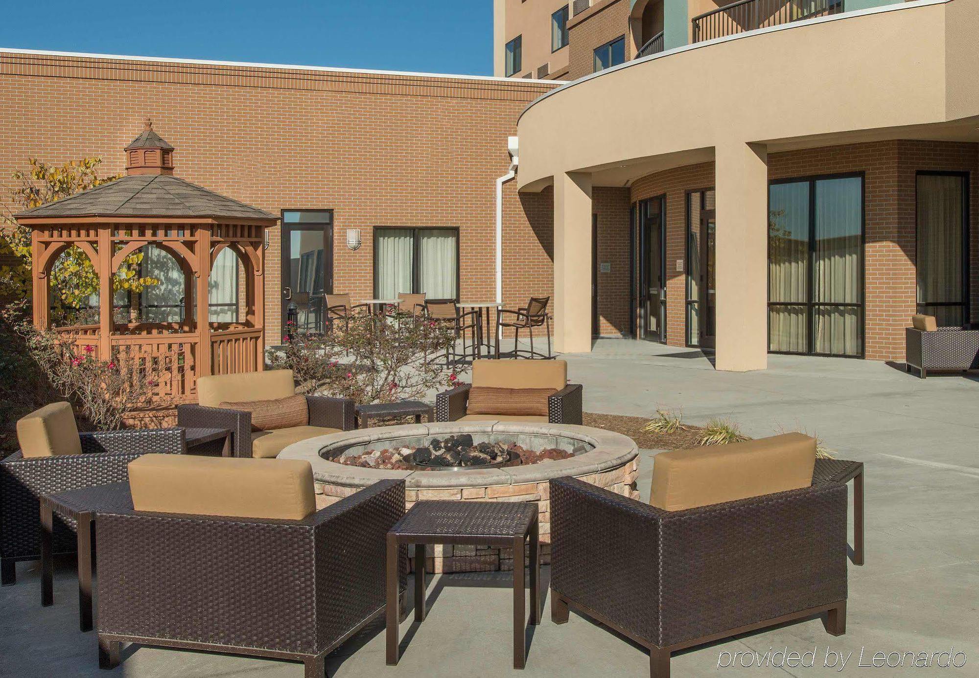 Courtyard Charlotte Concord Hotel Bagian luar foto
